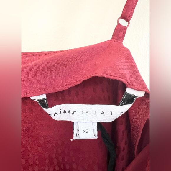 The nines by hatch maroon satin sleeveless maternity dress tiered skirt midi XS - Picture 4 of 9